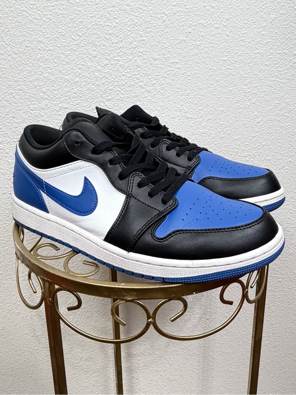 Nike Air Jordan 1 Low UNISEX White/Royal Blue/Black Size 11 553558-140